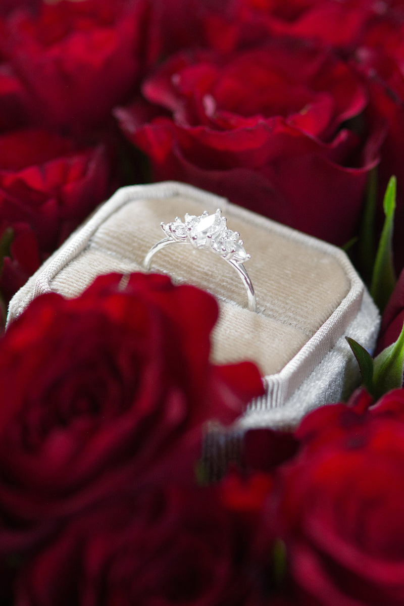 Cluster | Ring aus Silber 925 mit weisser Topas Navette Schliff aus unbekannt (0,55 ct) von Lulu Amani