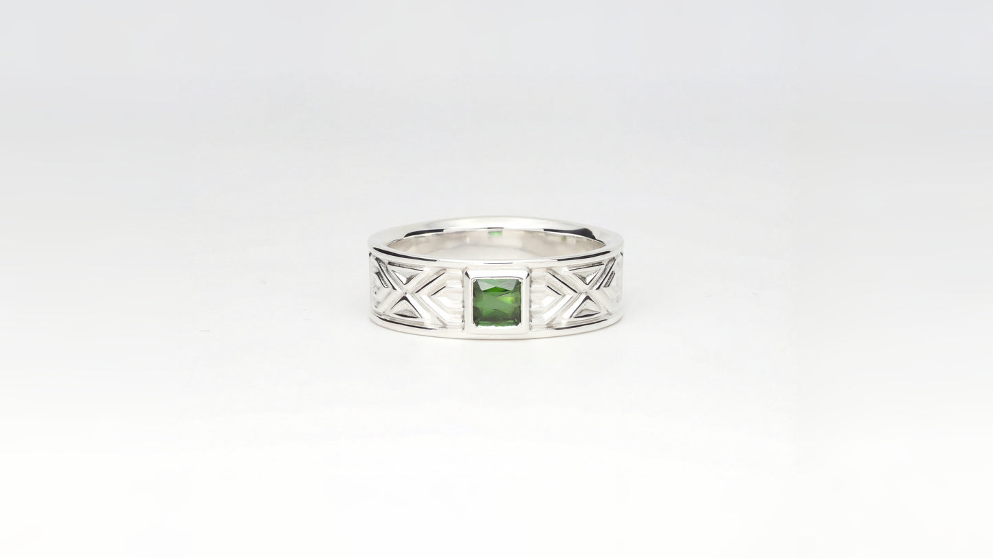 Pattern band | Ring aus Silber 925 mit Turmalin grün scisscor Schliff aus Mosambik (0,74 ct) - Bild 1 von Lulu Amani