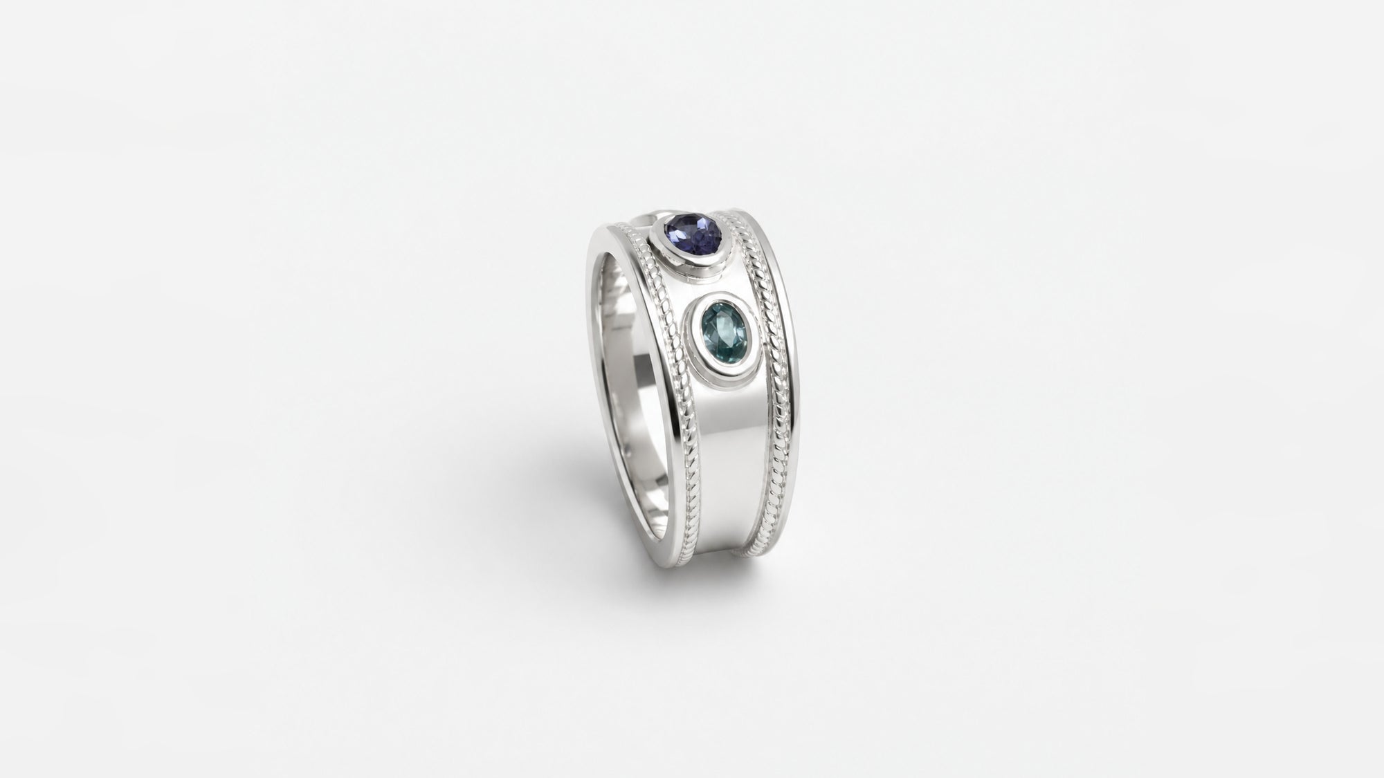 Tensor | Ring aus Silber 925 mit Tansanit oval Schliff aus Tansania (0,37 ct) - Lifestyle von Lulu Amani