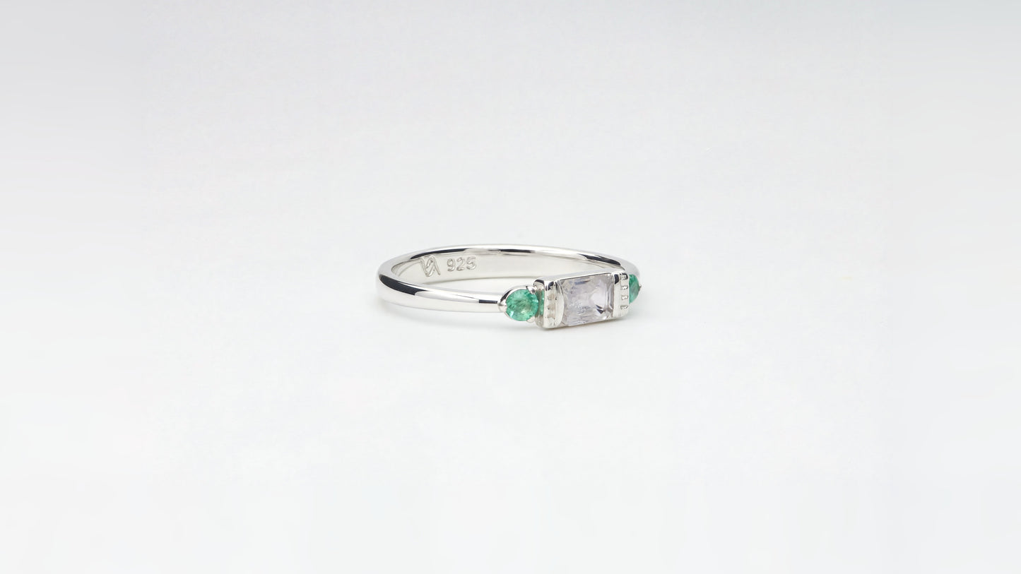 Trilogy | Ring aus Silber 925 mit farbloser Saphir oktagon Schliff aus Madagaskar (0,35 ct) - Bild 2 von Lulu Amani