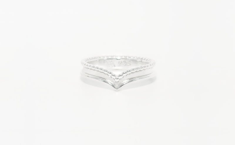 V dot aus Silber 925 von Lulu Amani