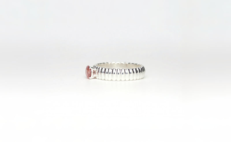 Elipse | Ring aus Silber 925 rund Schliff aus Tansania (0,57 ct) von Lulu Amani