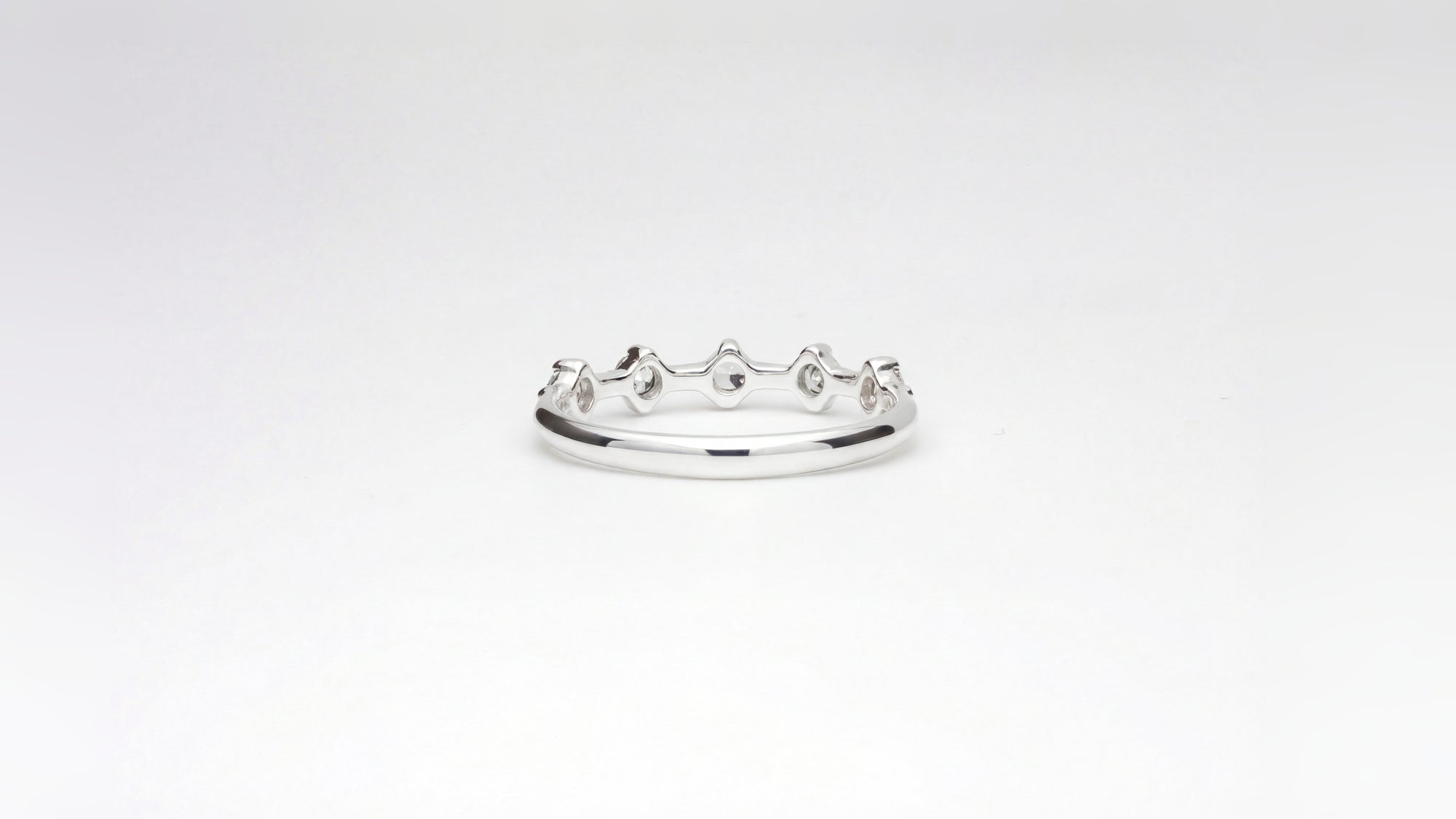 Gap | Ring aus Silber 925 mit weisser Zirkon - Lifestyle von Lulu Amani