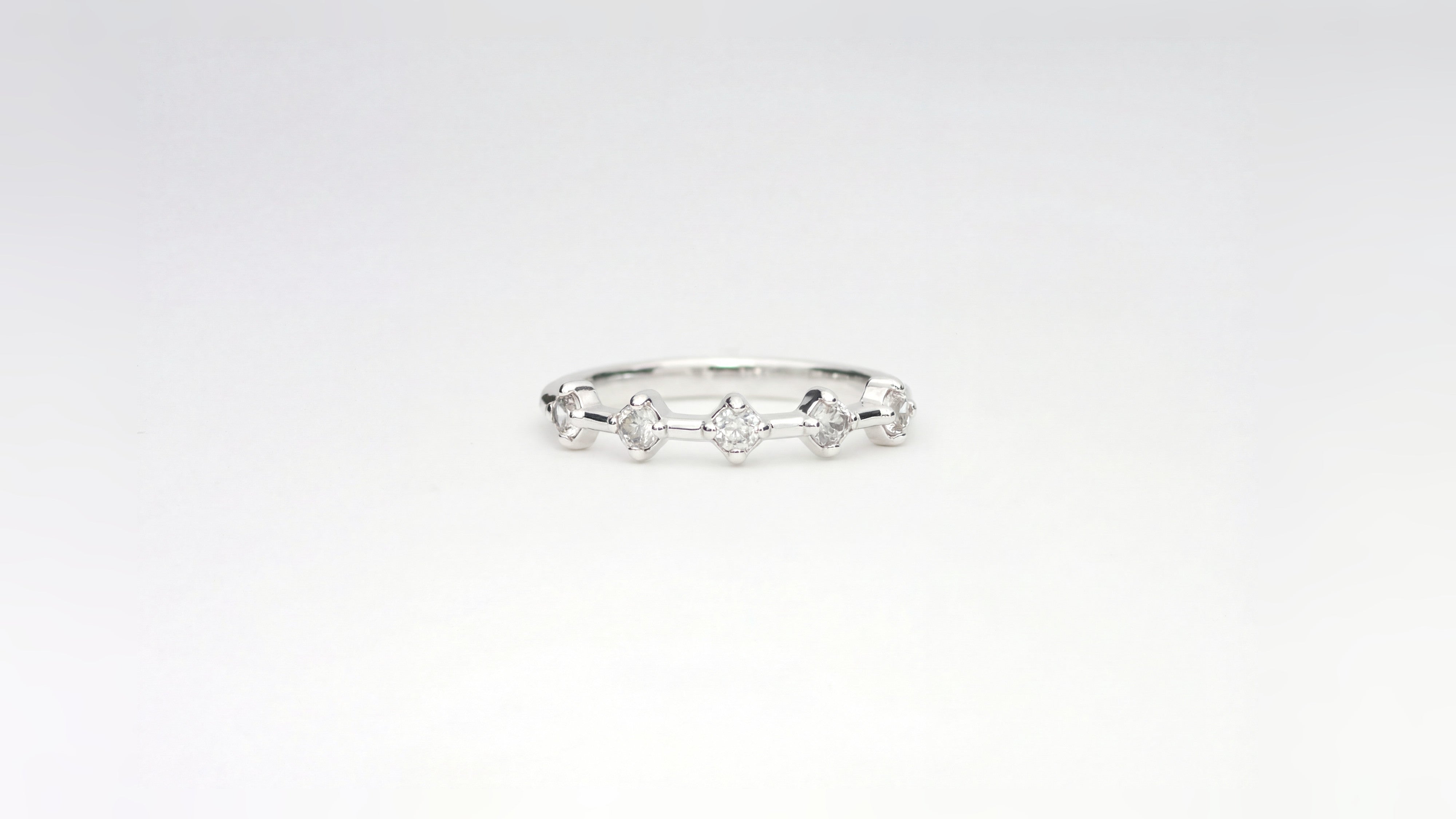 Gap | Ring aus Silber 925 mit weisser Zirkon - Bild 1 von Lulu Amani