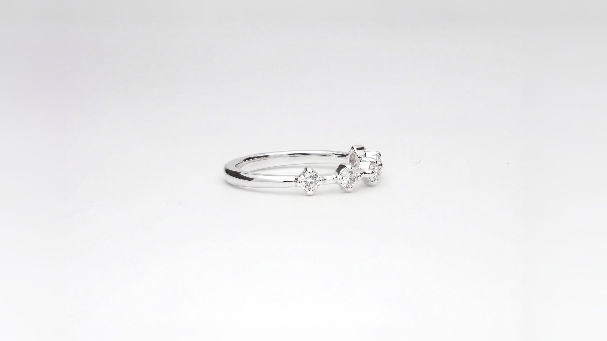 Gap | Ring aus Silber 925 mit weisser Zirkon - Lifestyle von Lulu Amani