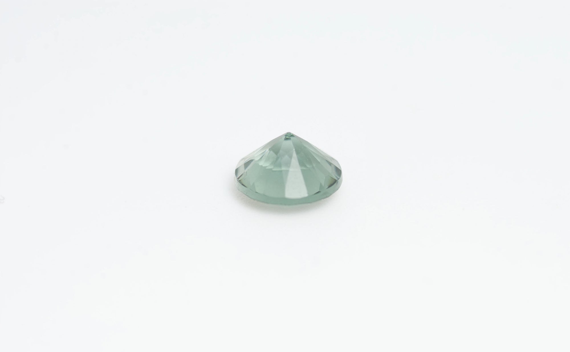 Beryll mit Lagoon grüner Beryll rund Schliff aus Tansania (0,7 ct) - Lifestyle von Lulu Amani