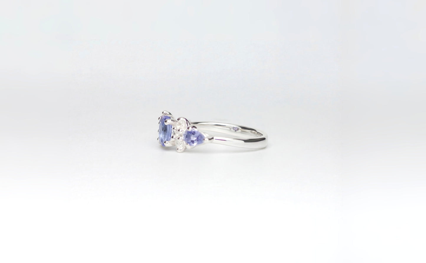 Cluster Ring with Tanzanite and white Zircon
