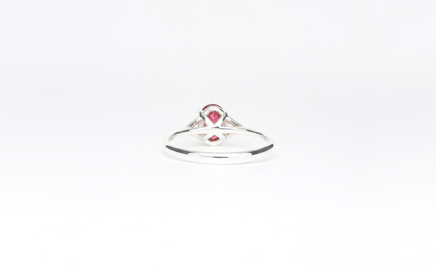 Solitaire with Malaya Garnet oval cut from Tanzania (0.82 ct) - Image 3 of Lulu Amani