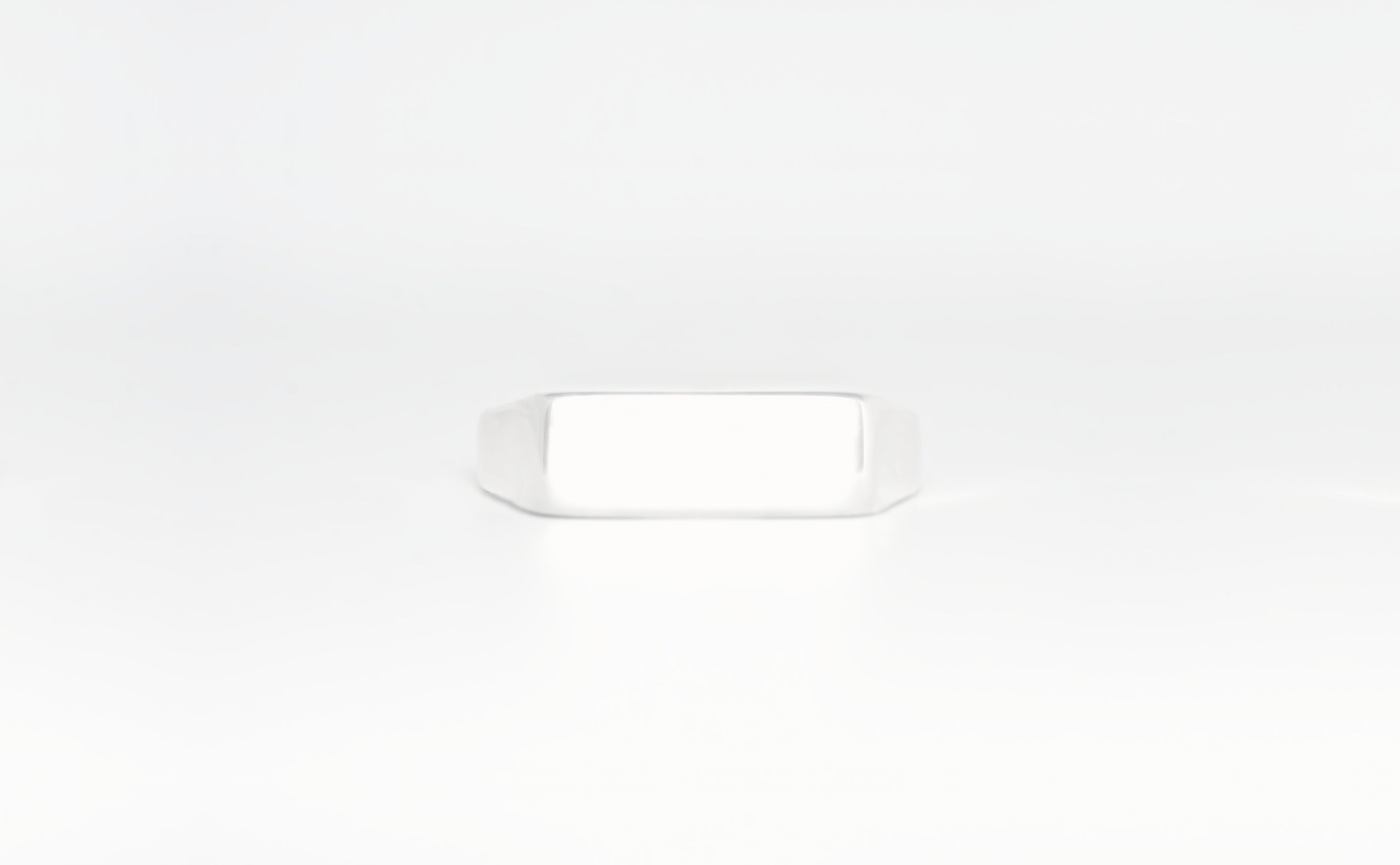 Signet square medium