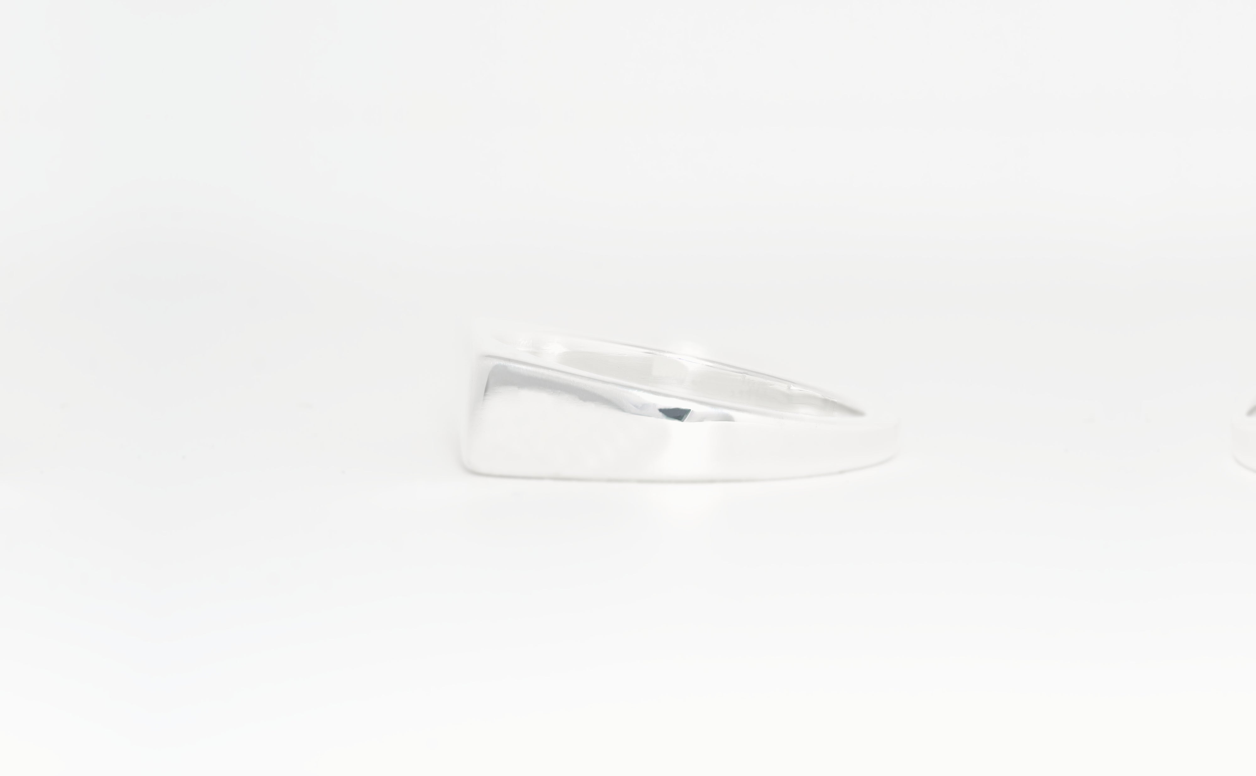 Signet square medium