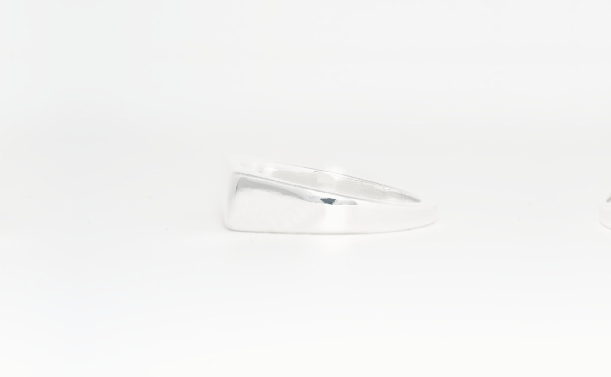 Signet square medium